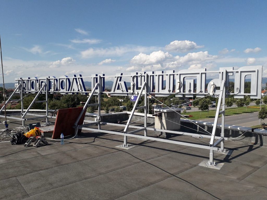 gia cong chu noi inox gia re 8