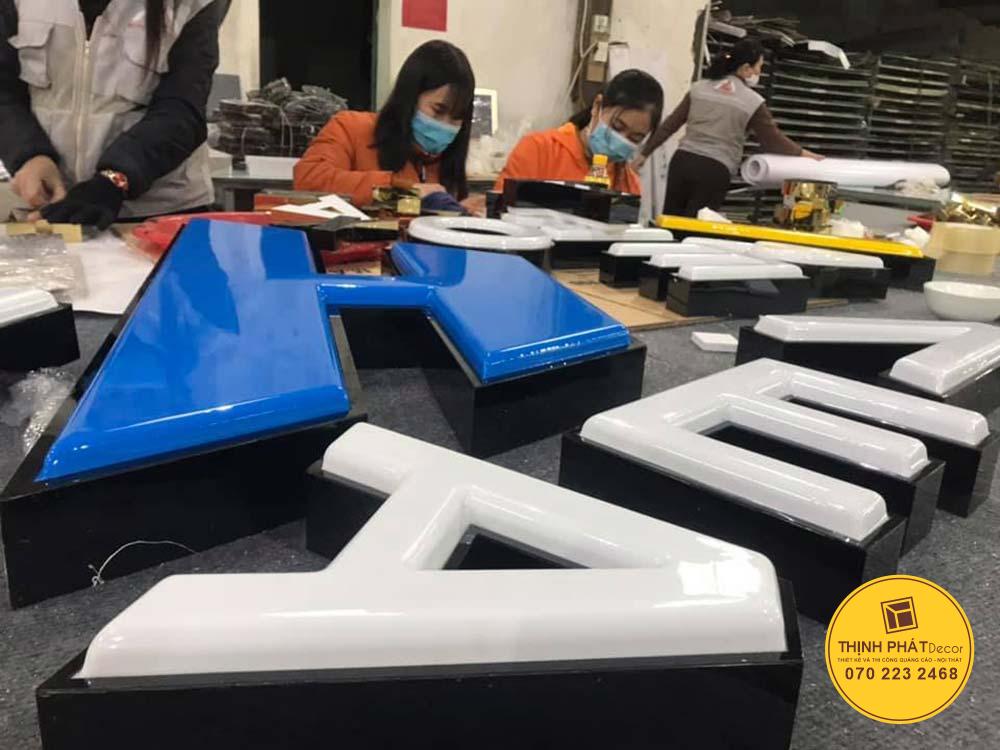 Gia công chữ nổi inox 13