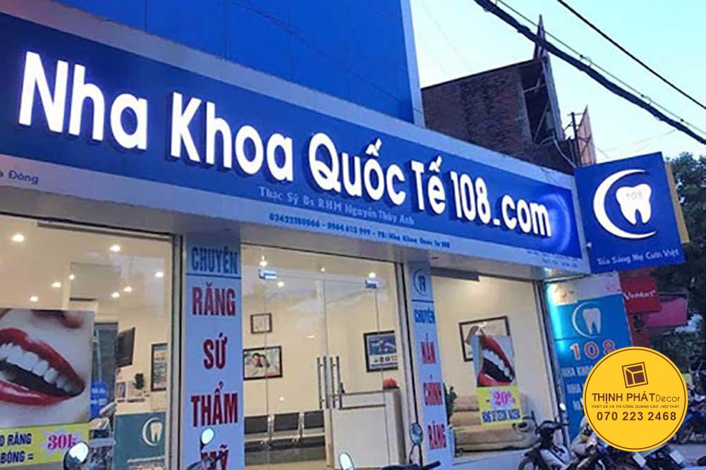 mau bang hieu nha khoa dep 6