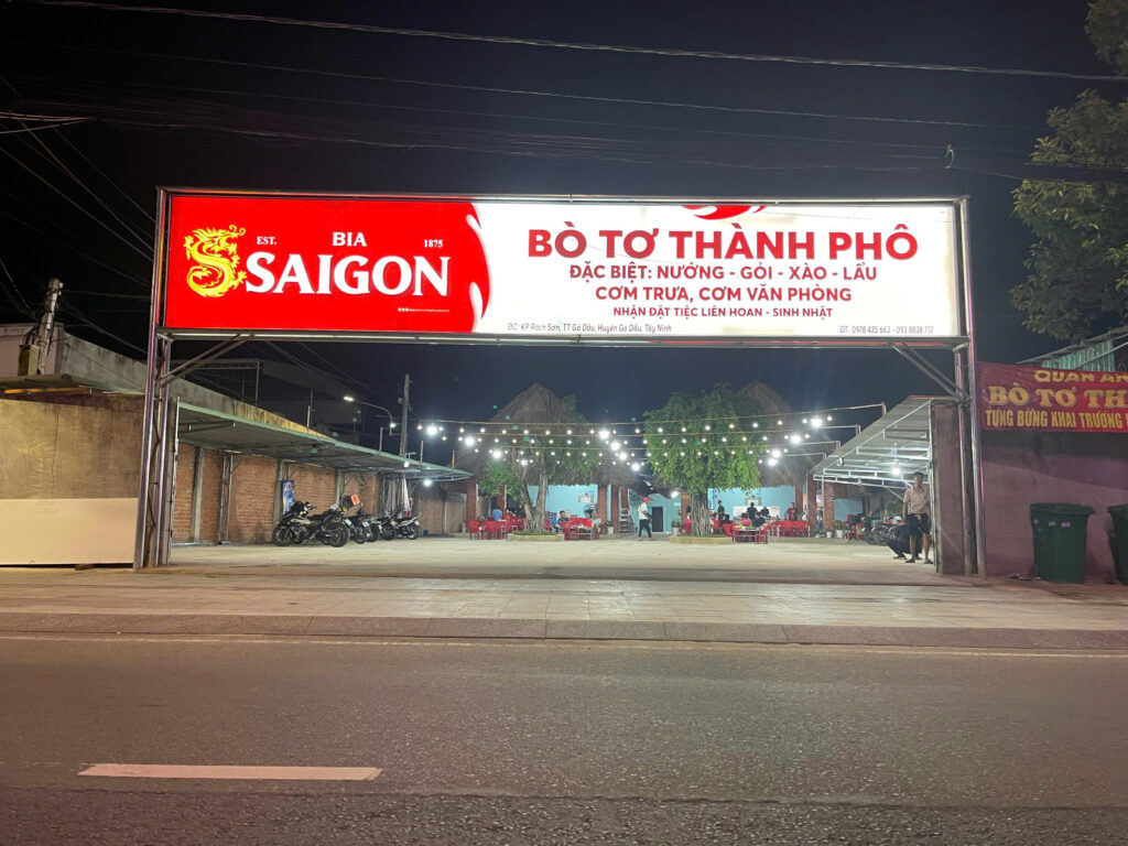 Lắp đặt bảng hiệu hộp đèn quảng cáo bia sài gòn
