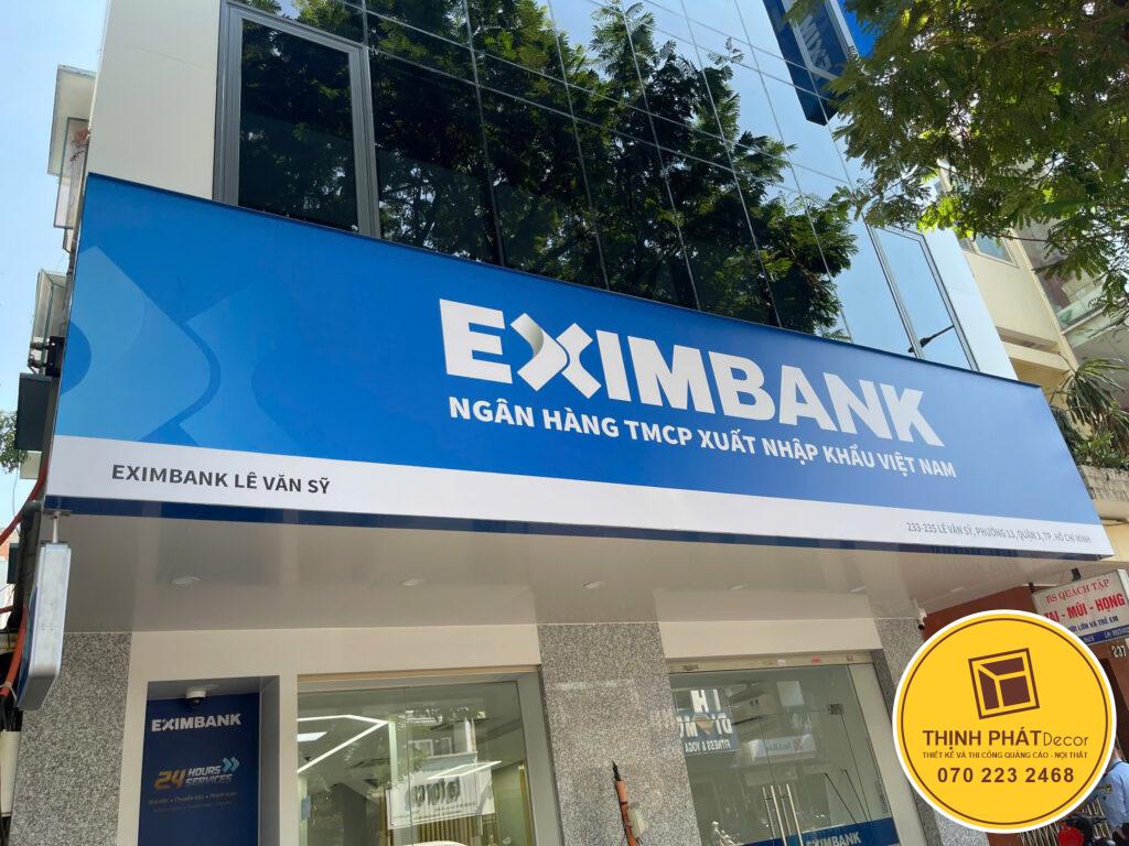 thi công logo eximbank trên cao
