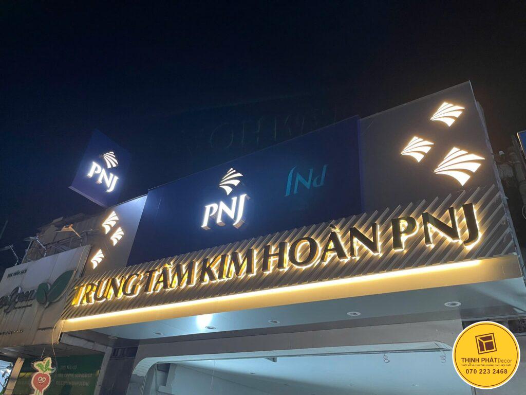 thi công bảng hiệu quảng cáo chuỗi cửa hàng PNJ