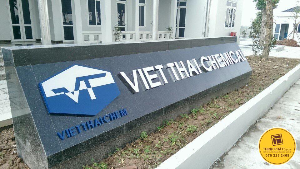 bang hieu nha xuong bang quang cao nha may gia cong chu inox lap dat cong khu cong nghiep (25)