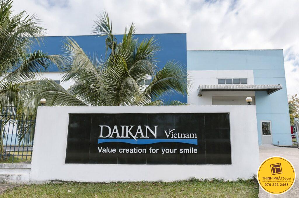 bang hieu nha xuong bang quang cao nha may gia cong chu inox lap dat cong khu cong nghiep (30)