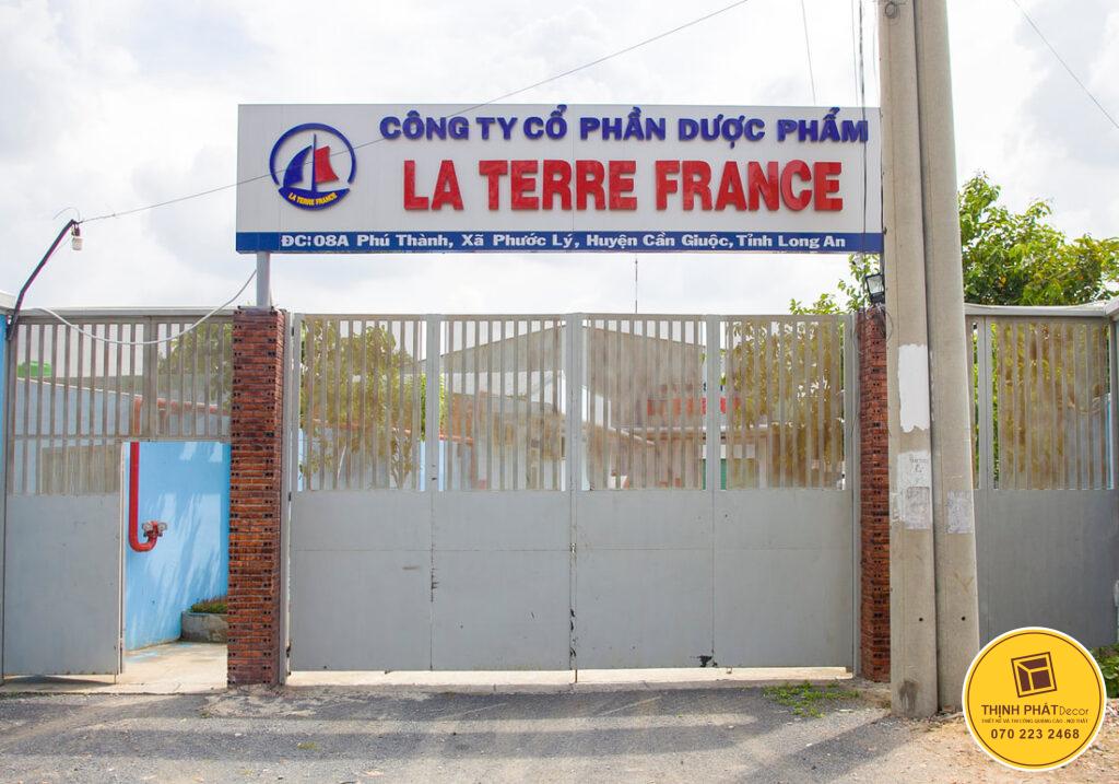 bang hieu nha xuong bang quang cao nha may gia cong chu inox lap dat cong khu cong nghiep (31)