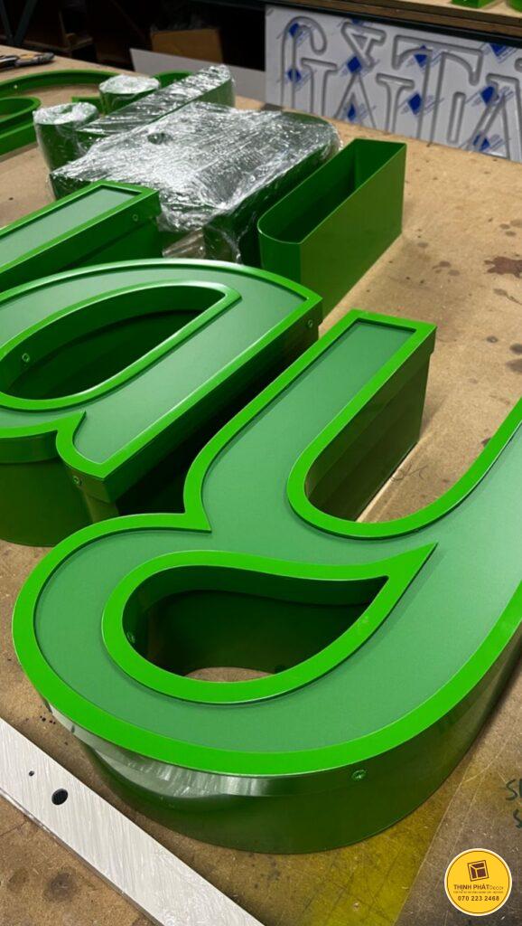 chữ inox mặt mica sáng đèn