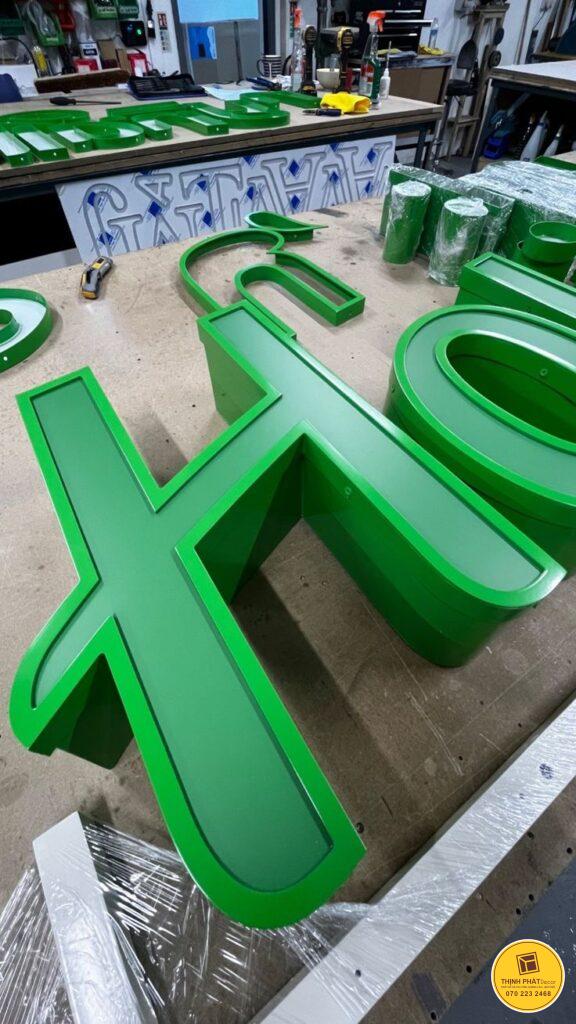 gia-cong-chu-noi-inox