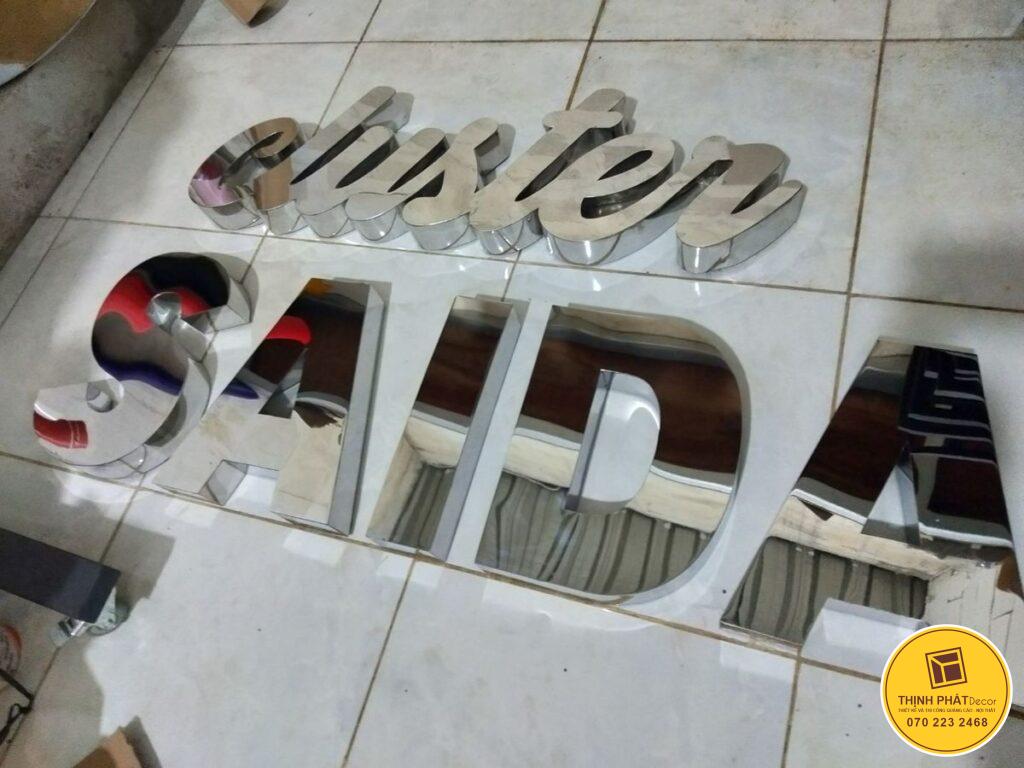 gia cong chu noi inox theo yeu cau