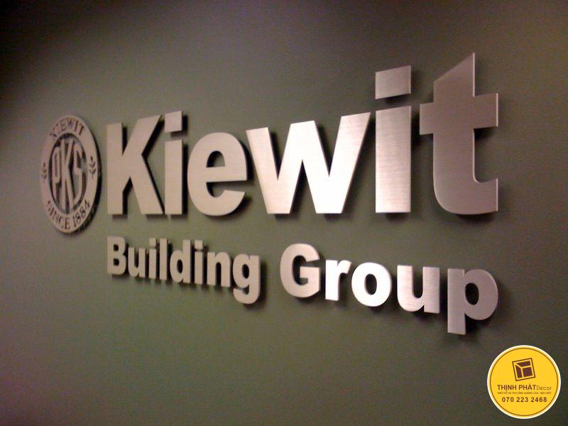 gia cong chu noi inox theo yeu cau