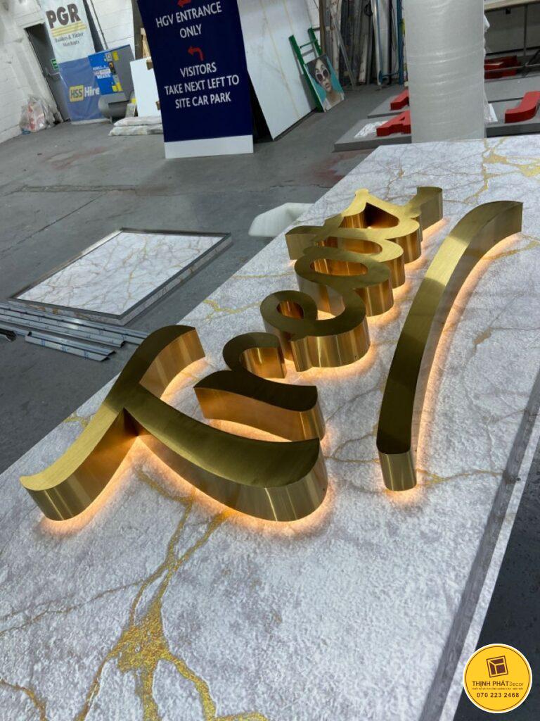 gia cong chu noi inox theo yeu cau