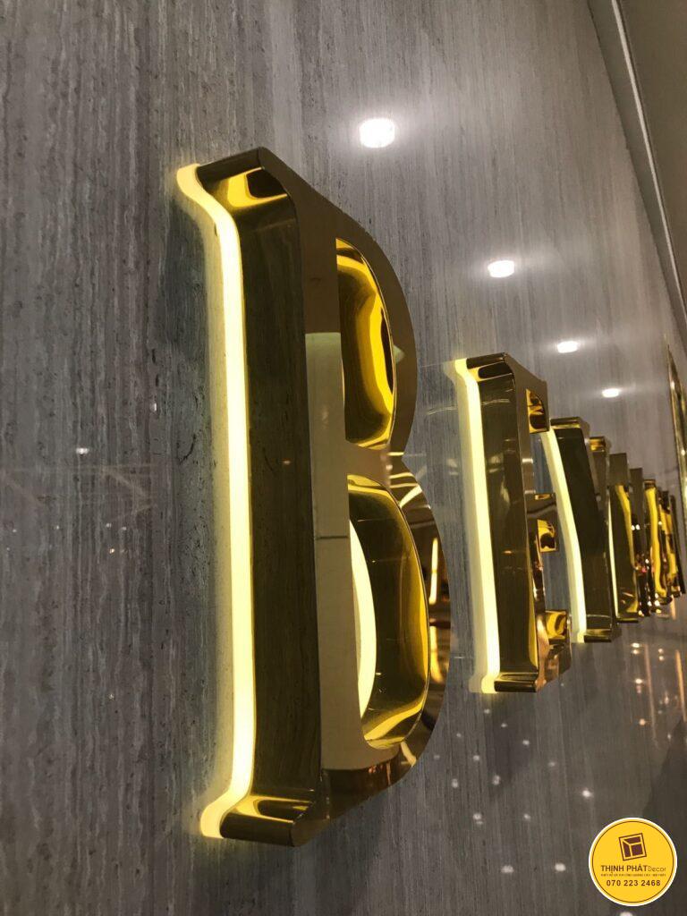 gia cong chu noi inox theo yeu cau