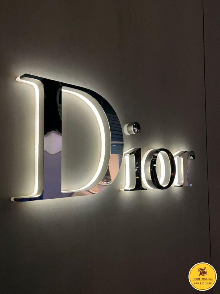 thi cong lap dat logo inox