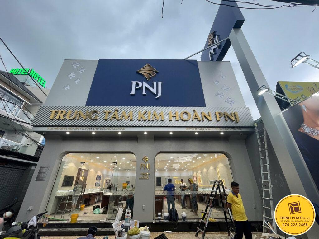 làm bảng hiệu quảng cáo cửa hàng PNJ