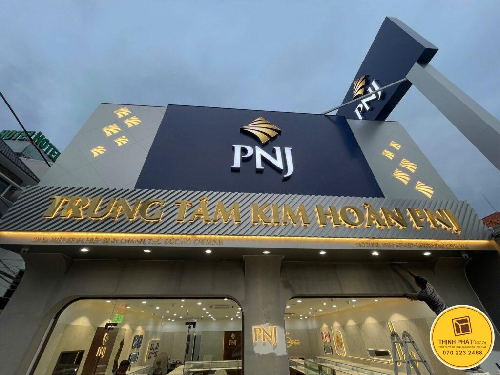 Bảng hiệu quảng cáo alu ngoài trời