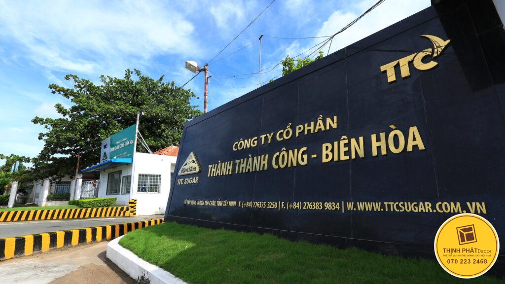 Lap dat chu noi inox tai khu cong nghiep