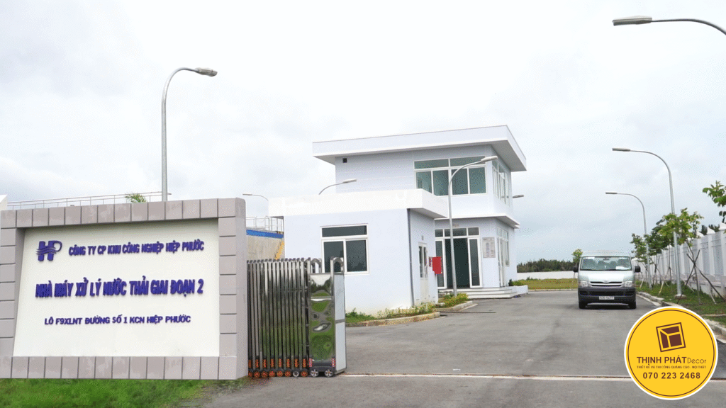 Lap dat chu noi inox tai khu cong nghiep (3)