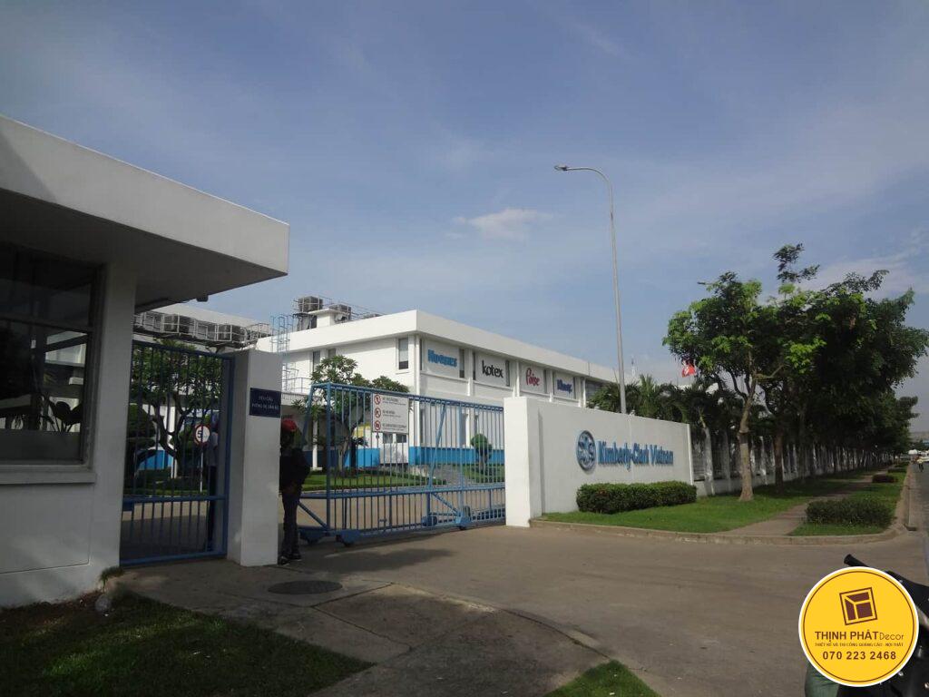 Lap dat chu noi inox tai khu cong nghiep