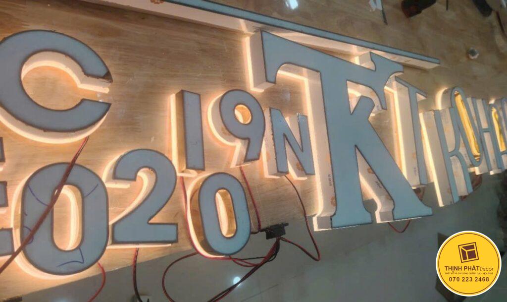 gia cong chu noi inox (1)