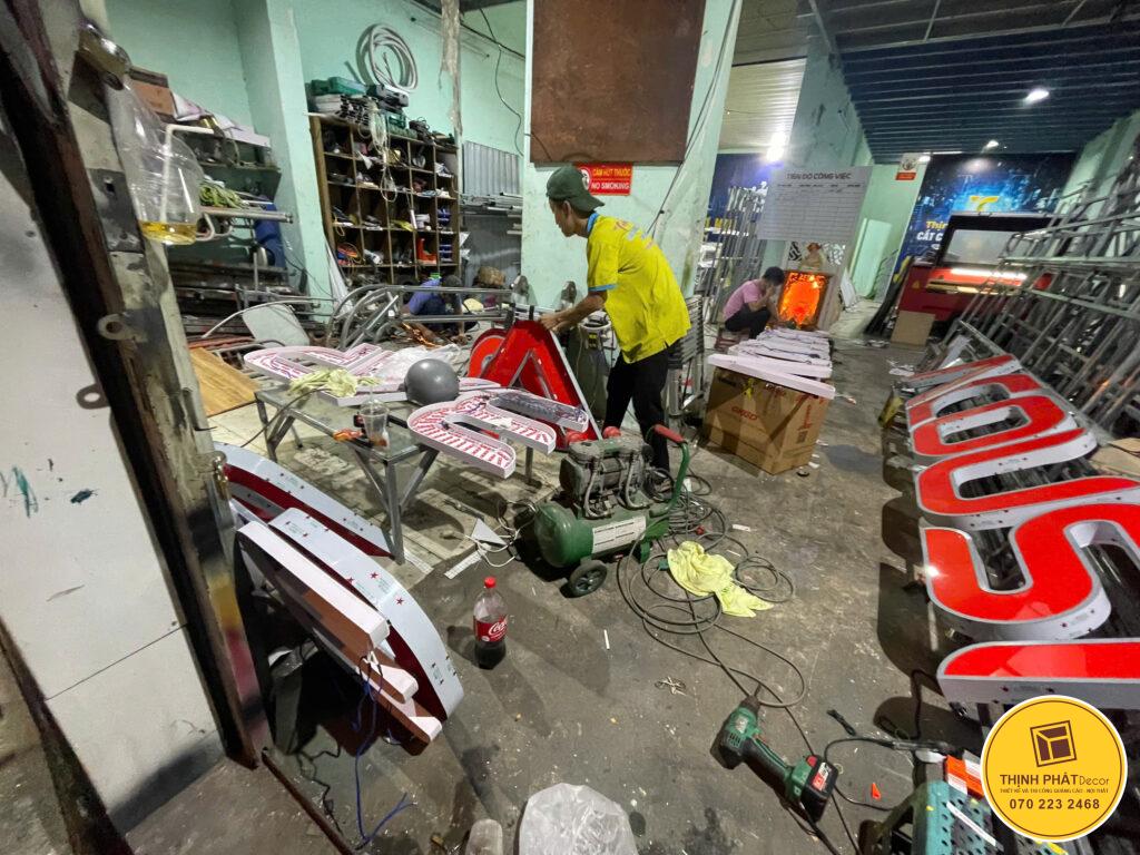 gia cong chu noi inox (34)