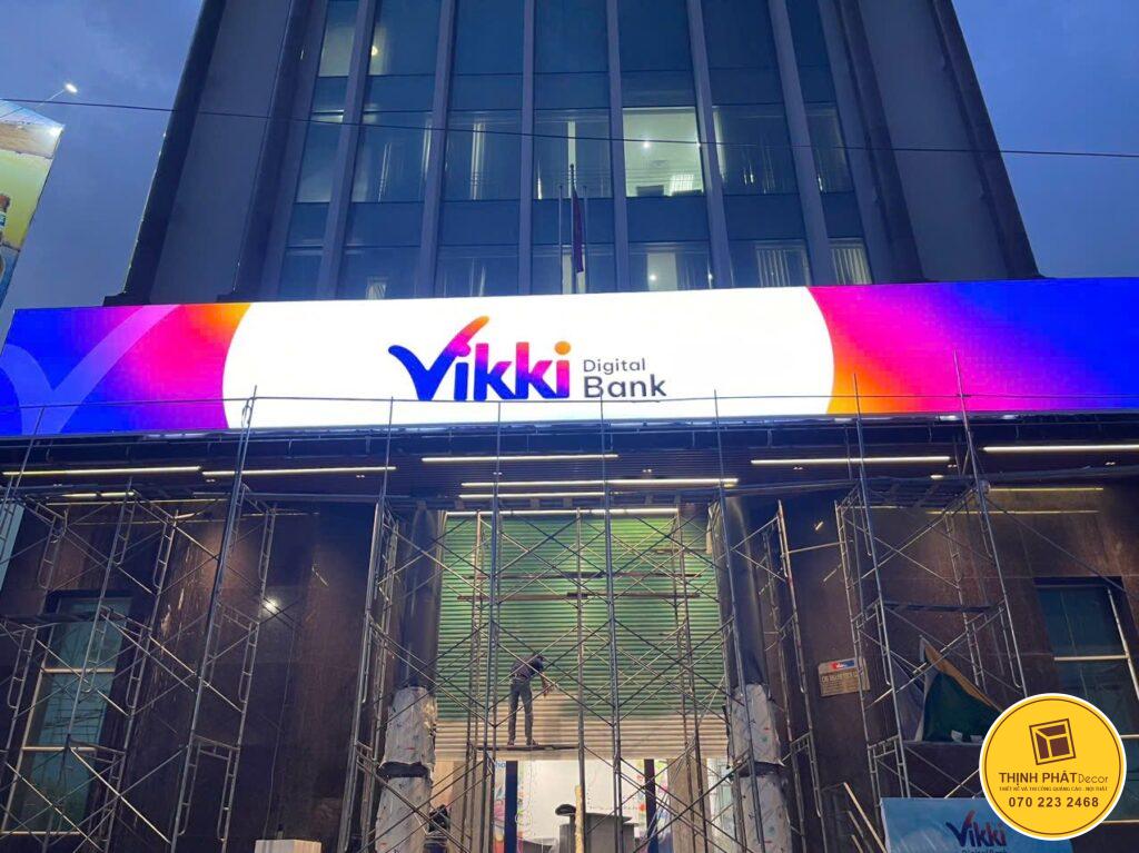 Làm bảng hiệu ngân hàng vikki